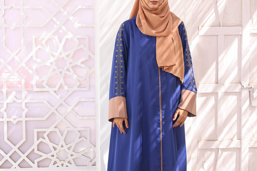 Mostasna Embroided Abaya - Ink Blue