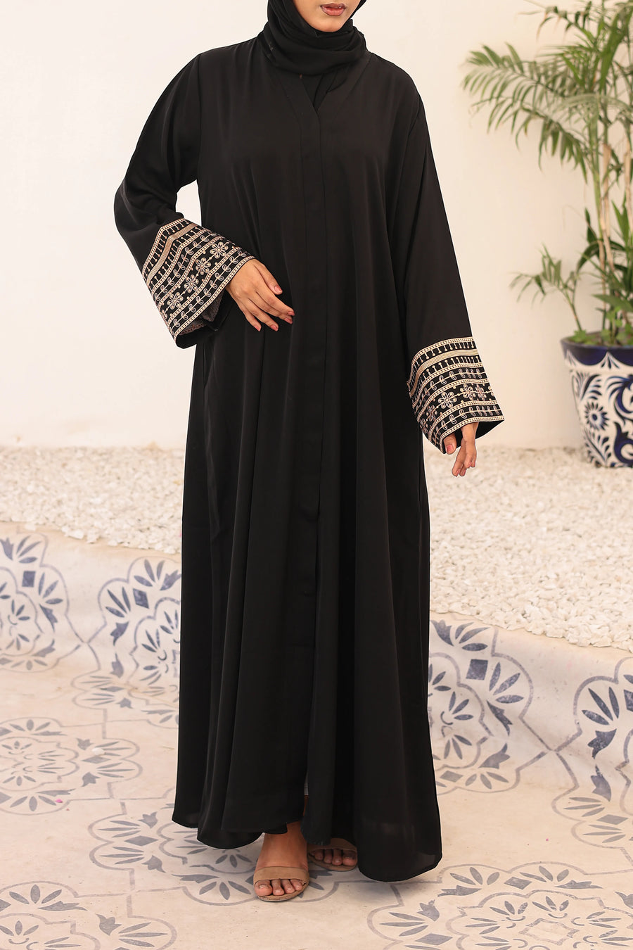 Zarafshan Embroided Abaya - Black